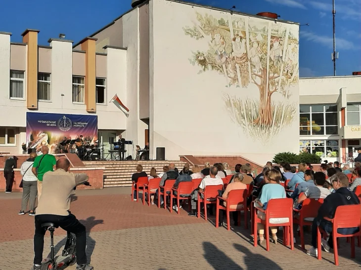 Музыкальные вечера на Площади Искусств
