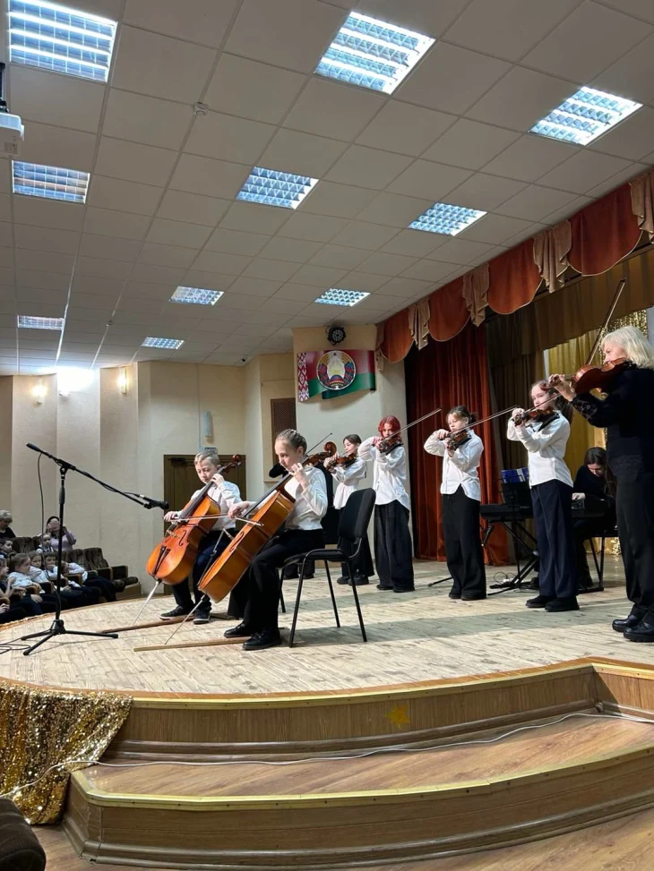 Концерты учащихся и коллективов школы для младших классов школ г.Солигорска
