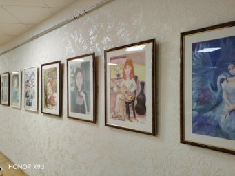 Открытие выставки работ учащихся Солигорской детской художественной школы искусств "Славим женщину" 1