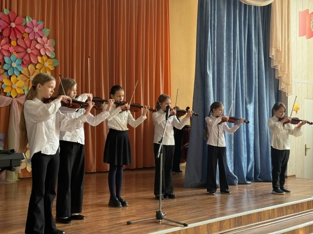 Концерт учащихся и педагогов школы в СШ №3 г. Солигорска