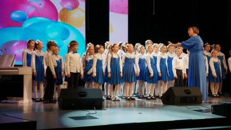 Фрагменты юбилейного концерта " С любовью к музыке и детям" 1