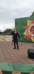Музыкальный подарок ко Дню Победы, подготовленный учащимися нашей школы! 6