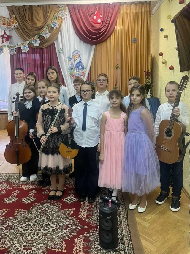 Концерт учащихся и педагогов школы для детей Солигорского центра коррекционного обучения